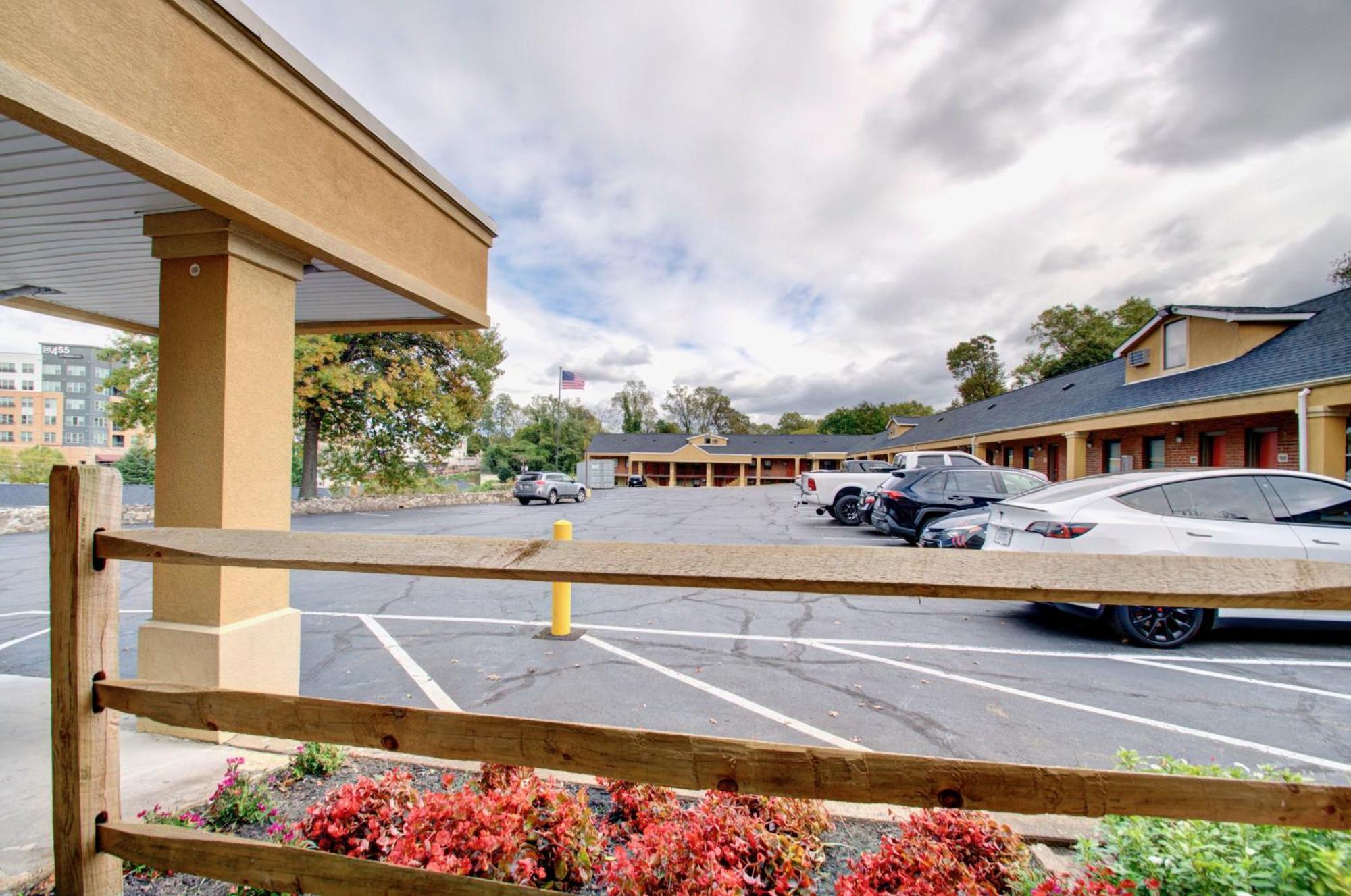 Budget Inn Falls Church Kültér fotó